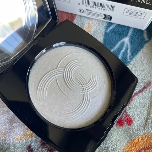 NIB CHANEL LUMIÈRE DE L’OCÉAN Illuminating Powder Highlighter Spring 2024 - Picture 4 of 8